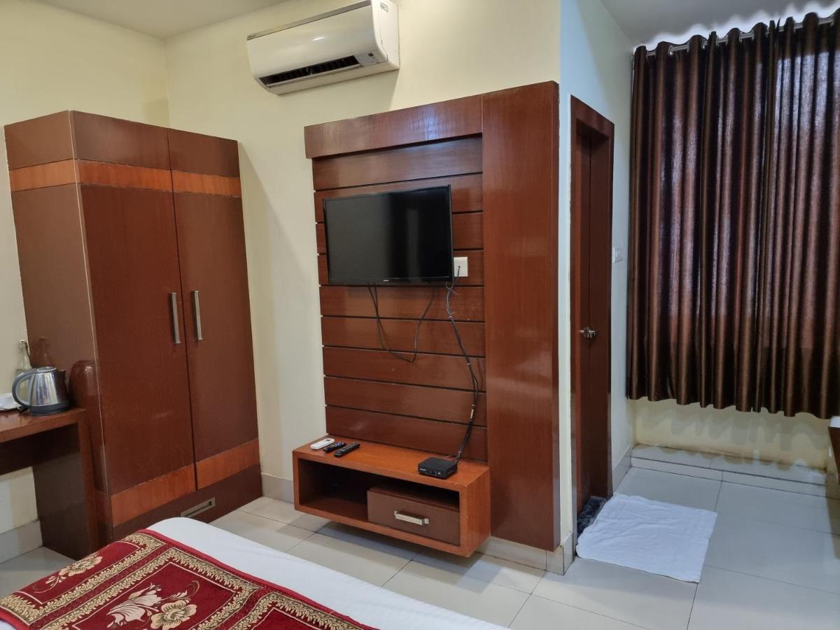 Hotel Vitthal International, Prayagraj Allāhābād Junction エクステリア 写真